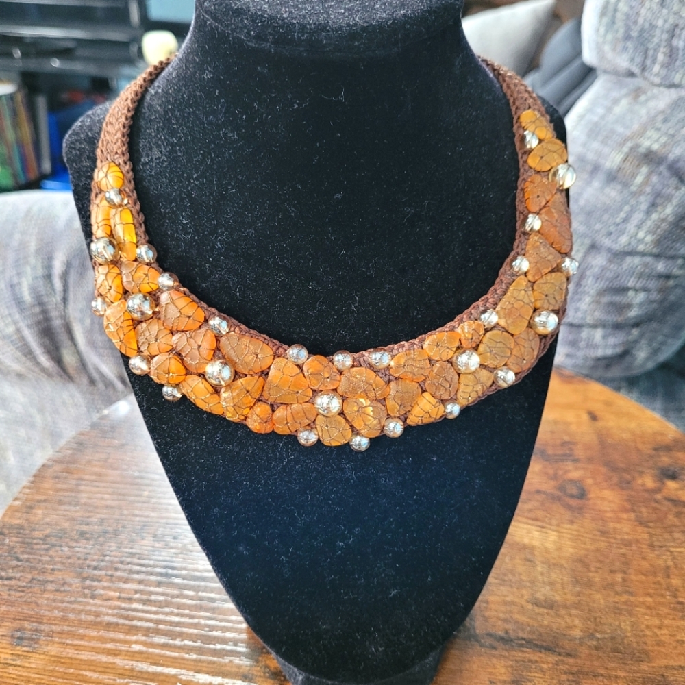⭐️Vintage Petrified Amber Necklace⭐️